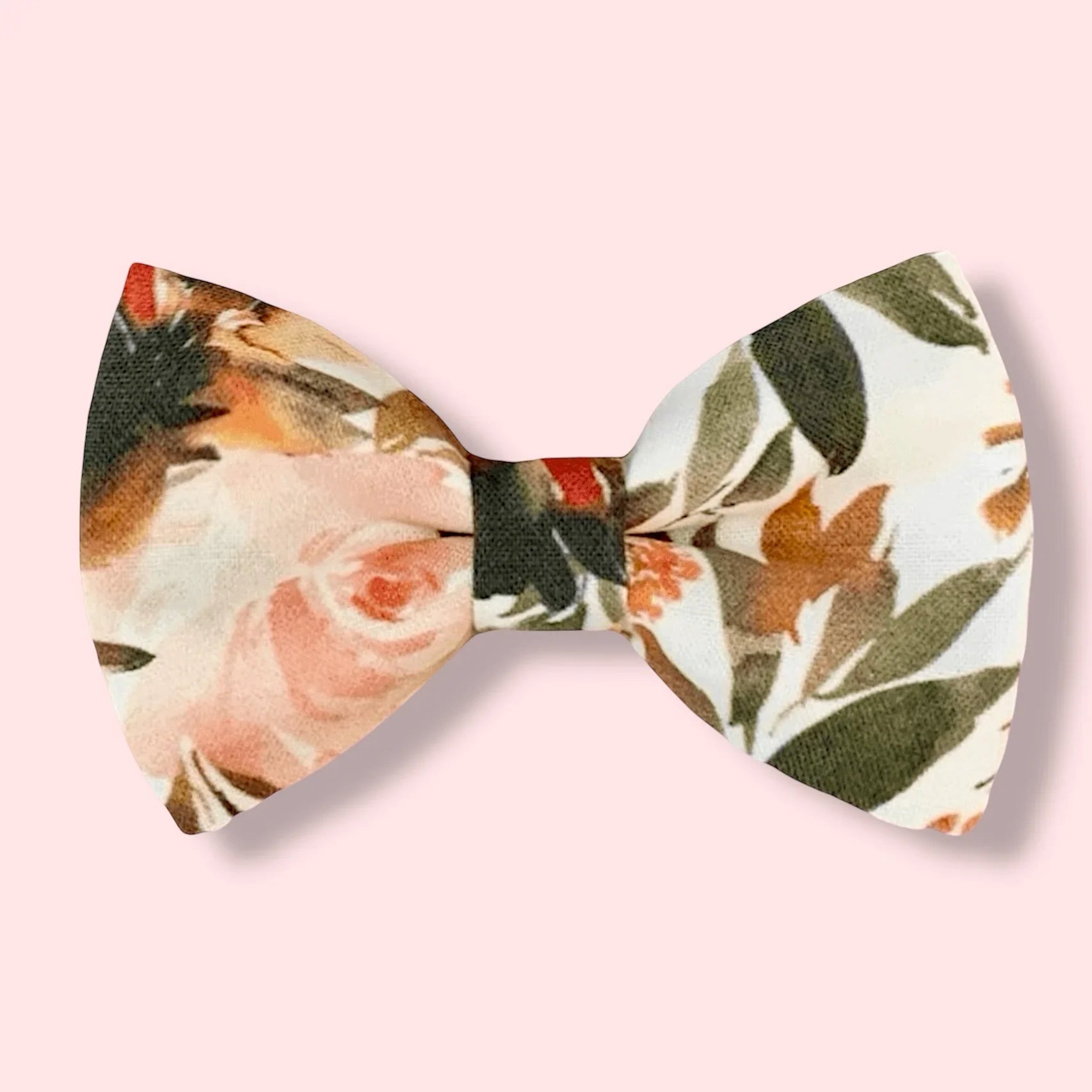 Size chart for hair bows from The Bold Bow Tie detailing dimensions across three sizes. Small is 3.5 inches wide. Medium is 4 inches wide. Large is 4.5 inches wide. Visual graphics illustrate the increasing scale of each bow with horizontal dotted arrows showing that the width is measured from side to side. Bottom text specifies that all hair bows come on alligator clips.