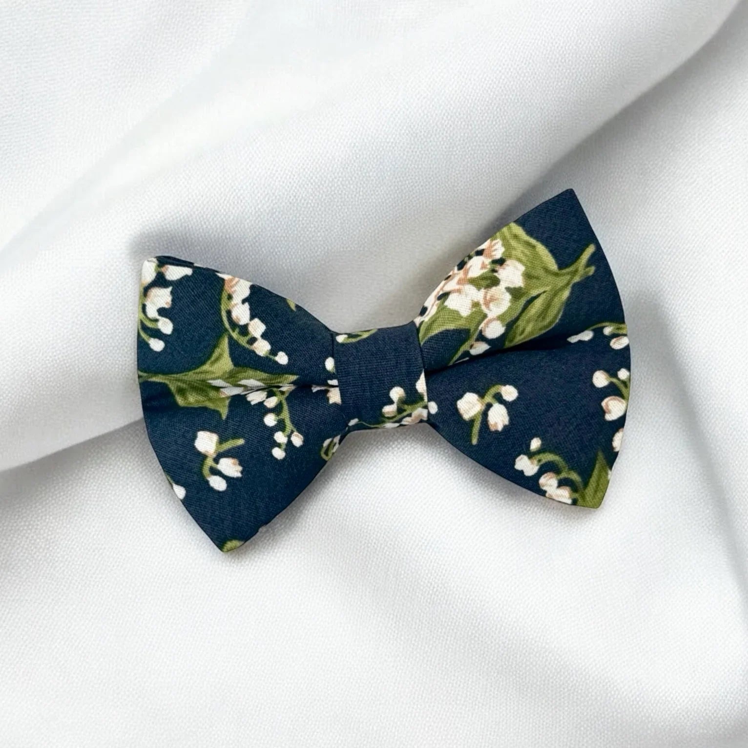 Navy bow tie for men with flowers