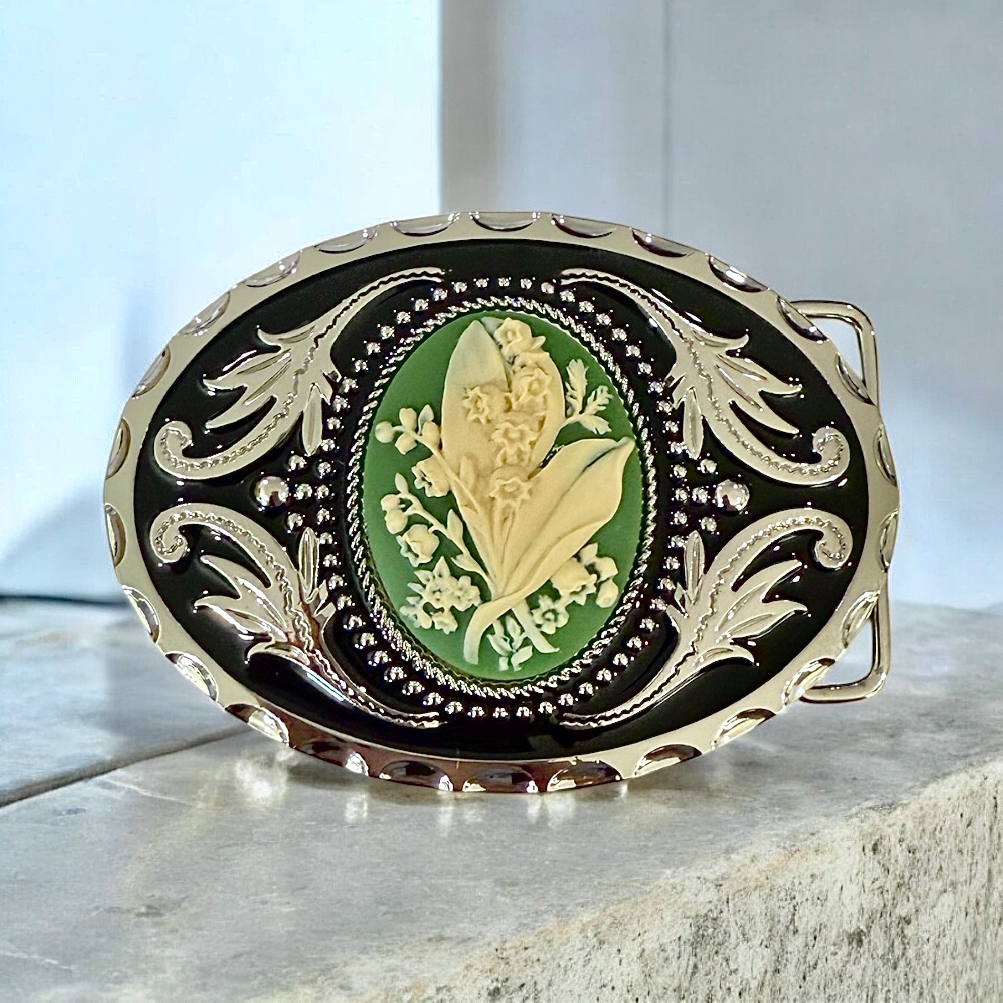 Belt Buckle Cowboy Accessory Lily of the Valley in Green