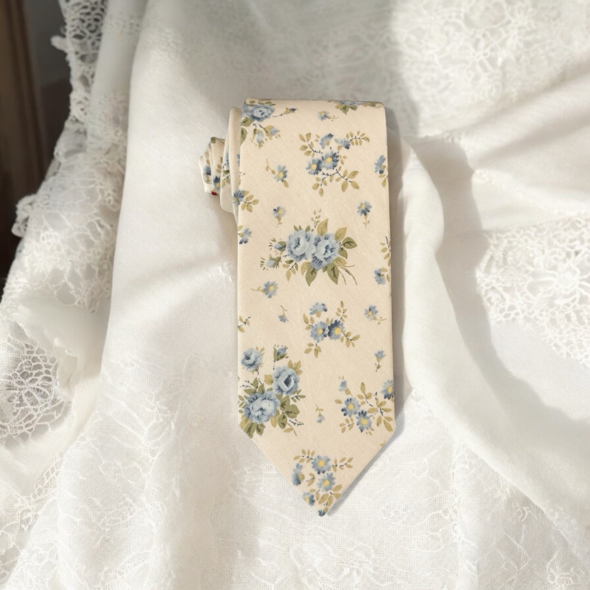Ivory & blue floral necktie for men’s tie for wedding.