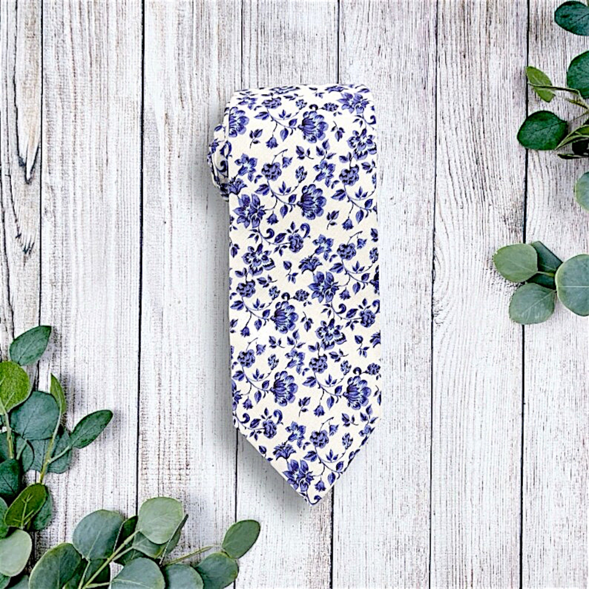 Blue and white floral Men’s Tie for Wedding and Groomsmen.