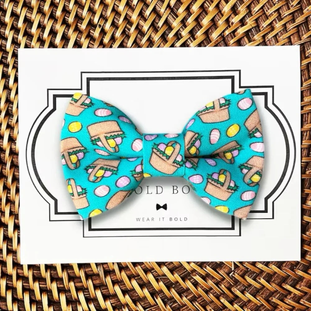 Dog bow tie size chart. Size Small is 3 1/2 inches wide for small dogs under 15 lbs. Size Medium is 4 inches wide for medium dogs between 15 band 40 lbs. Size Large is 4 1/2 inches wide for Large Dogs between 40 band 80 lbs. Size Extra Large is 5 1/2 inches wide for Extra Large Dogs over 80 lbs. Sizing is up to preference and pet bow ties slide on to dog collars with elastic.