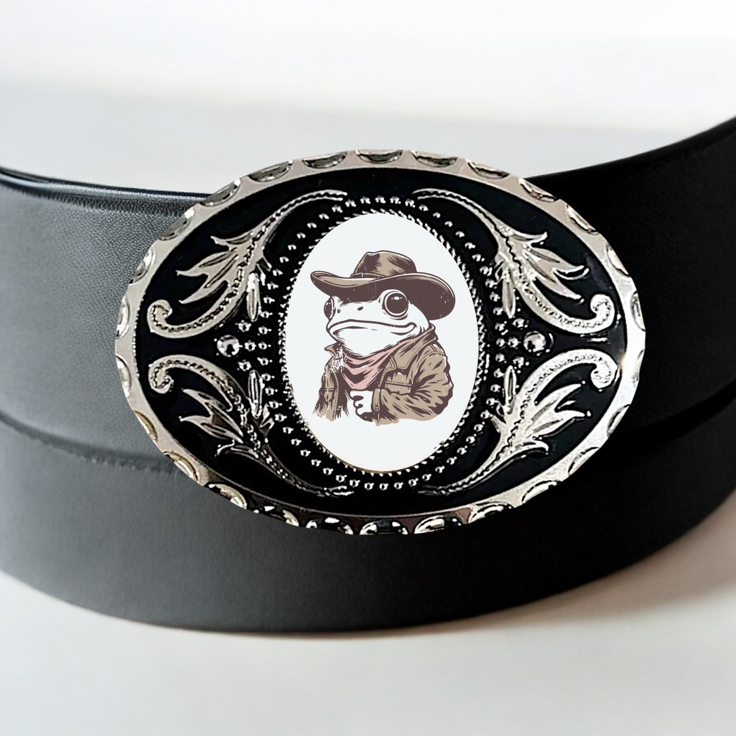 Frog belt buckle