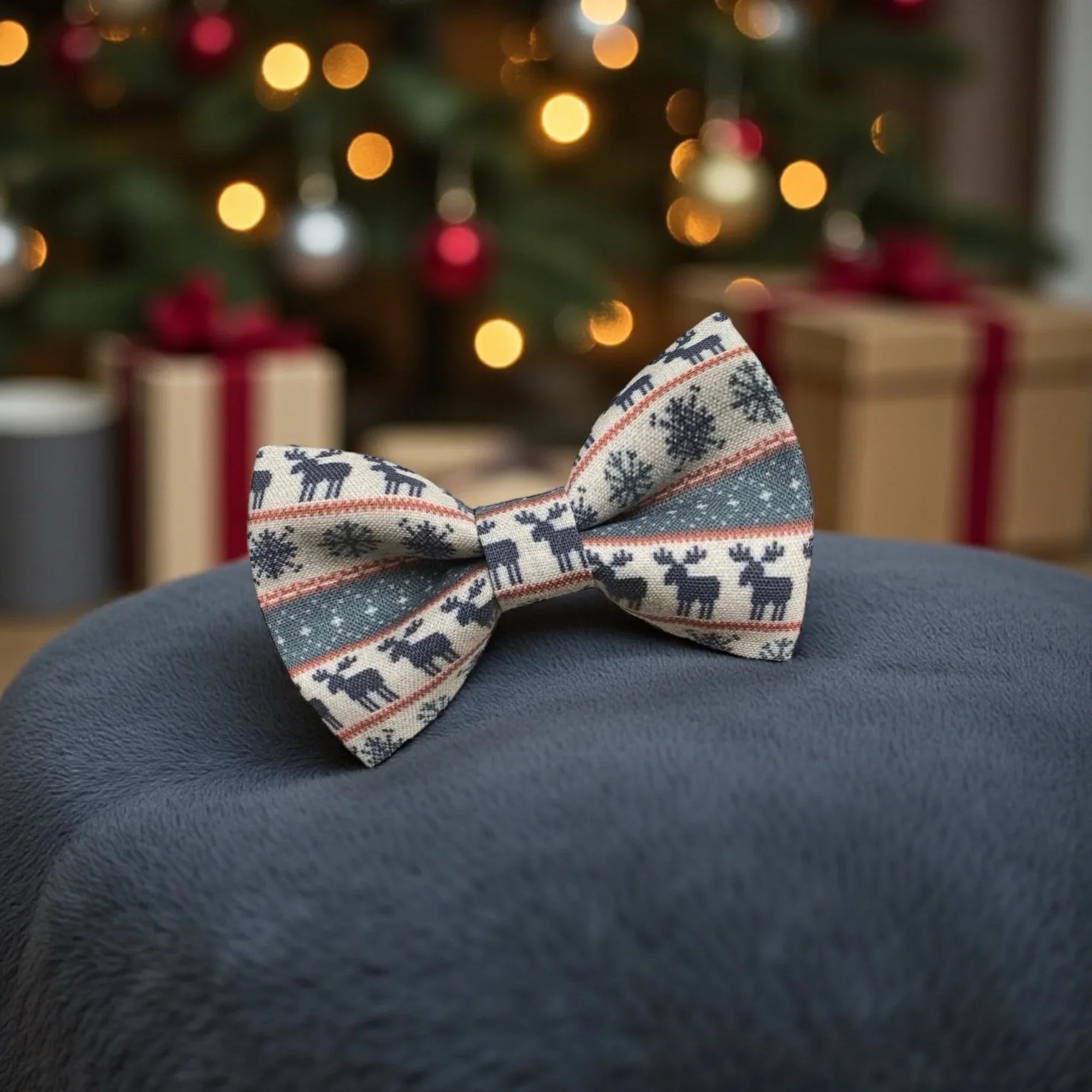 Christmas bow tie with reindeer, pre-tied for men, toddlers and boys.