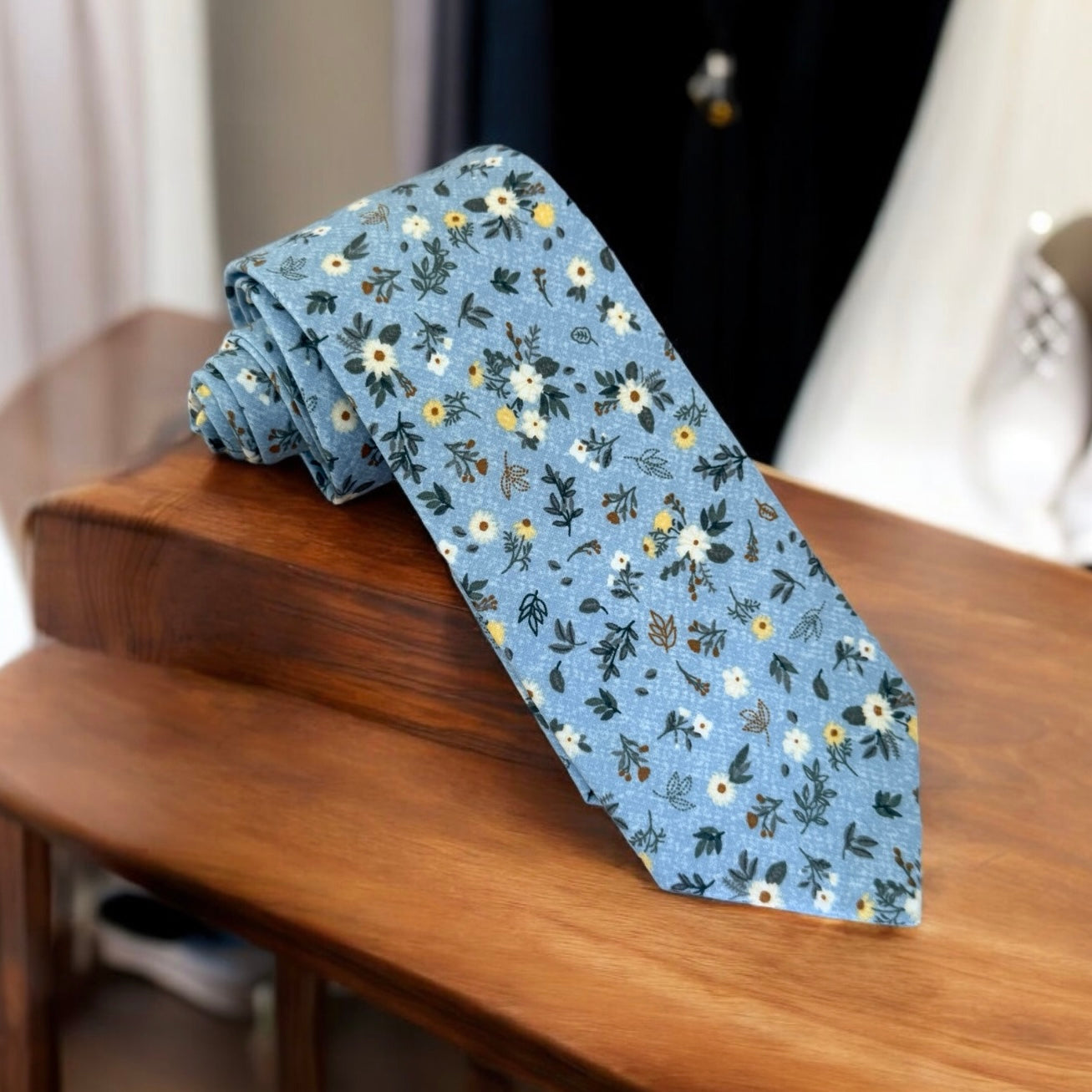 Blue and white floral men’s tie for wedding.