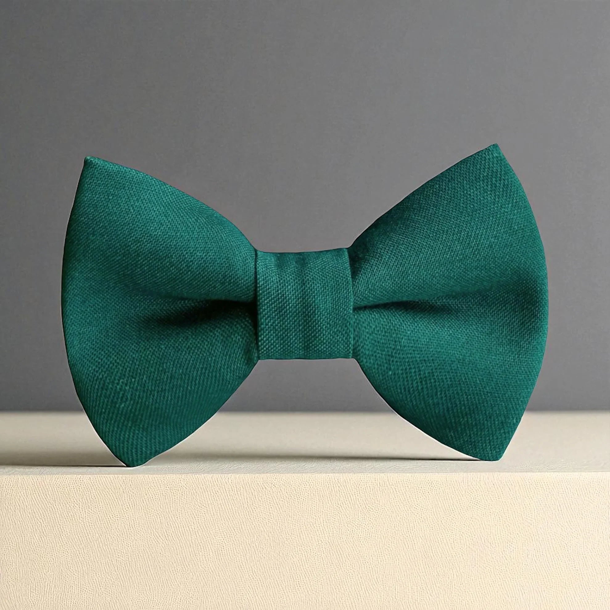 Green bow tie in cotton, pre-tied