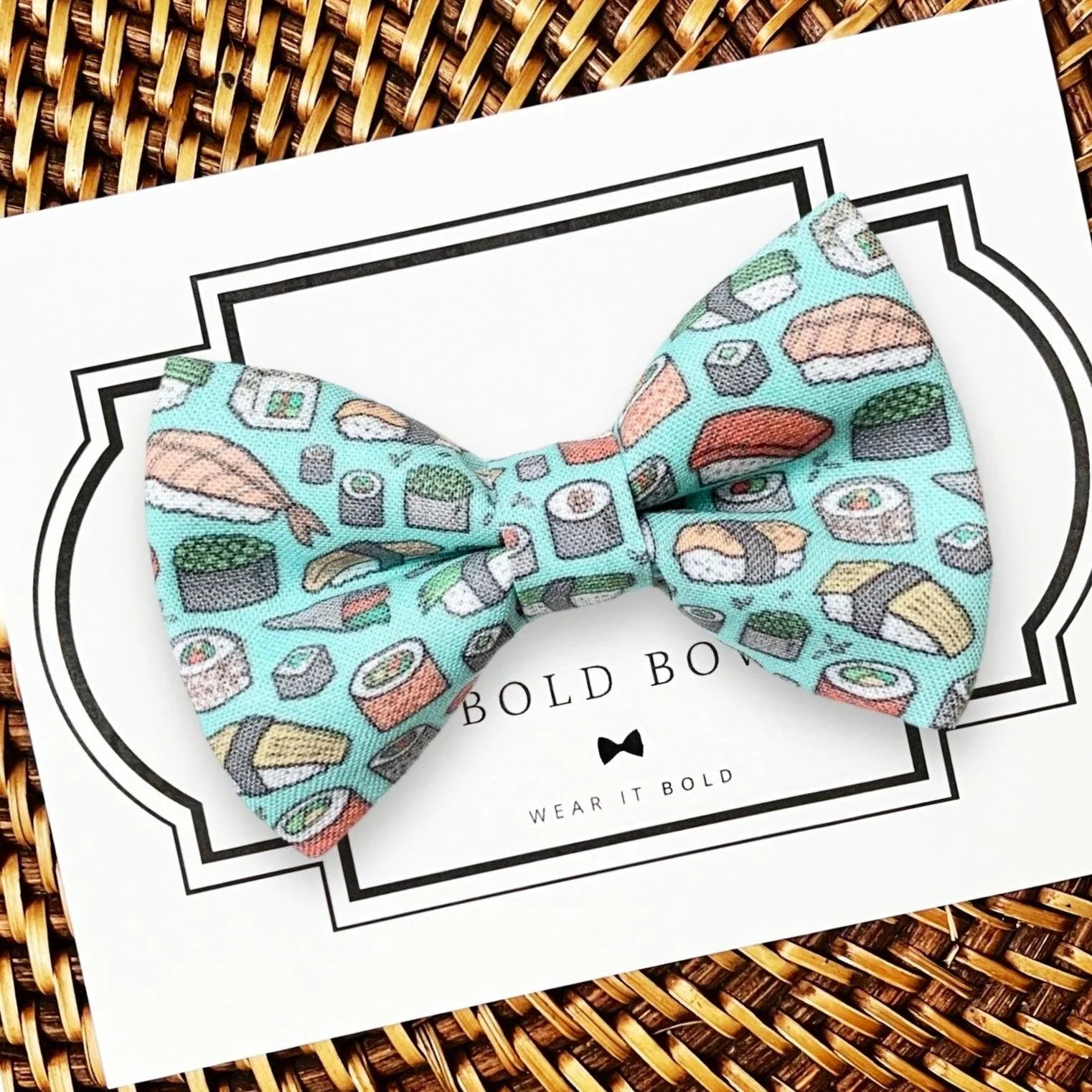 Dog bow tie size chart. Size Small is 3 1/2 inches wide for small dogs under 15 lbs. Size Medium is 4 inches wide for medium dogs between 15 band 40 lbs. Size Large is 4 1/2 inches wide for Large Dogs between 40 band 80 lbs. Size Extra Large is 5 1/2 inches wide for Extra Large Dogs over 80 lbs. Sizing is up to preference and pet bow ties slide on to dog collars with elastic.