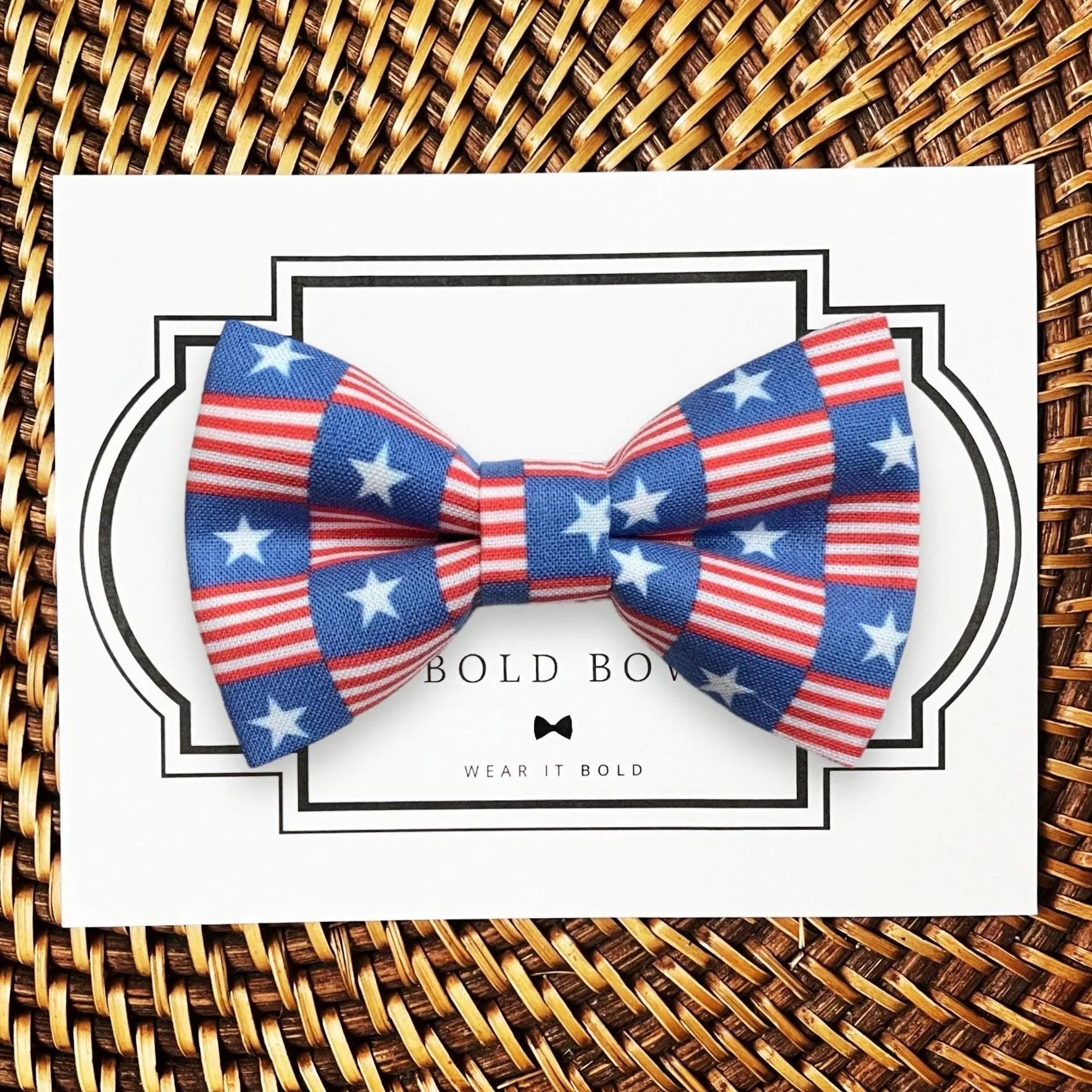 Dog bow tie size chart. Size Small is 3 1/2 inches wide for small dogs under 15 lbs. Size Medium is 4 inches wide for medium dogs between 15 band 40 lbs. Size Large is 4 1/2 inches wide for Large Dogs between 40 band 80 lbs. Size Extra Large is 5 1/2 inches wide for Extra Large Dogs over 80 lbs. Sizing is up to preference and pet bow ties slide on to dog collars with elastic.