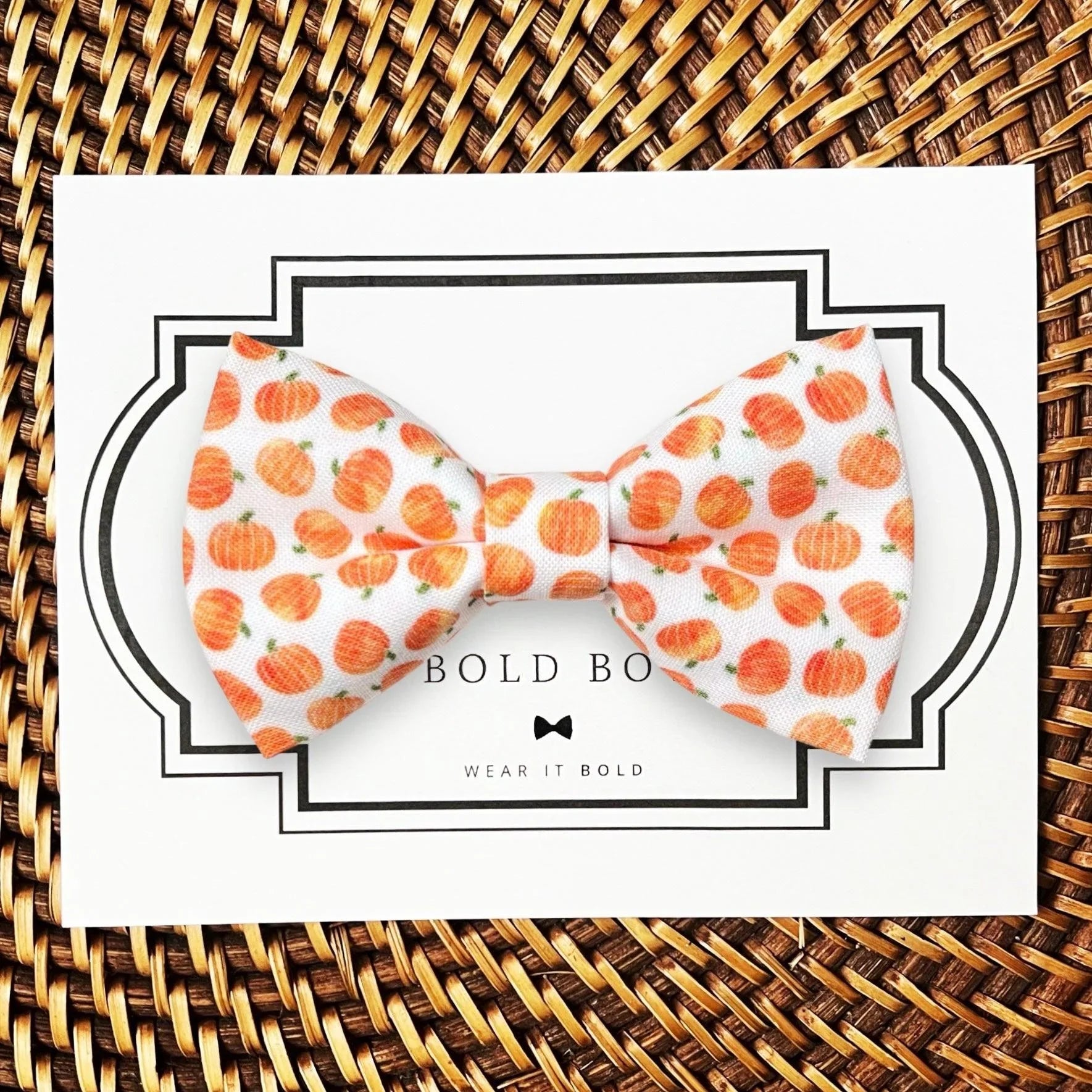 Dog bow tie size chart. Size Small is 3 1/2 inches wide for small dogs under 15 lbs. Size Medium is 4 inches wide for medium dogs between 15 band 40 lbs. Size Large is 4 1/2 inches wide for Large Dogs between 40 band 80 lbs. Size Extra Large is 5 1/2 inches wide for Extra Large Dogs over 80 lbs. Sizing is up to preference and pet bow ties slide on to dog collars with elastic.