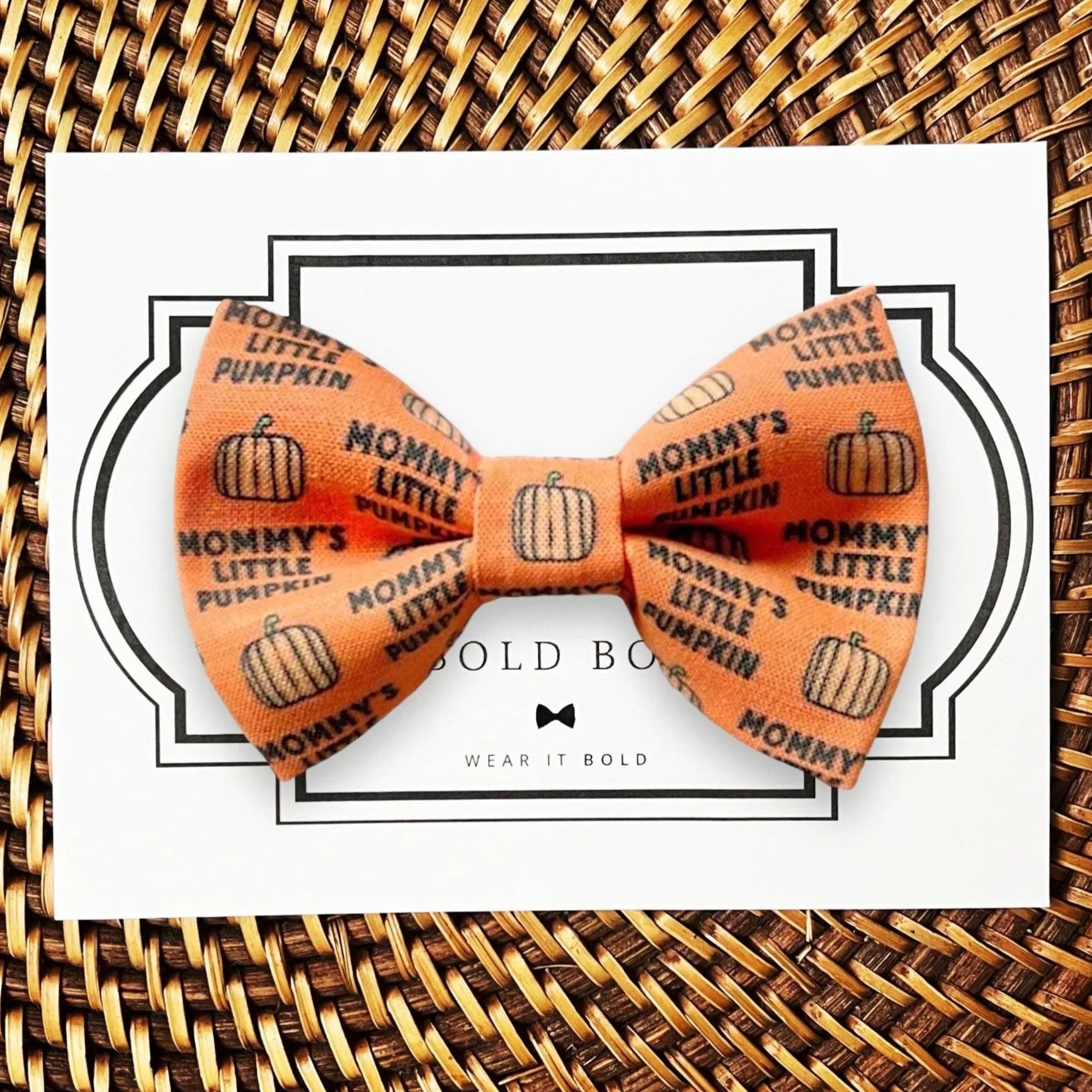 Dog bow tie size chart. Size Small is 3 1/2 inches wide for small dogs under 15 lbs. Size Medium is 4 inches wide for medium dogs between 15 band 40 lbs. Size Large is 4 1/2 inches wide for Large Dogs between 40 band 80 lbs. Size Extra Large is 5 1/2 inches wide for Extra Large Dogs over 80 lbs. Sizing is up to preference and pet bow ties slide on to dog collars with elastic.