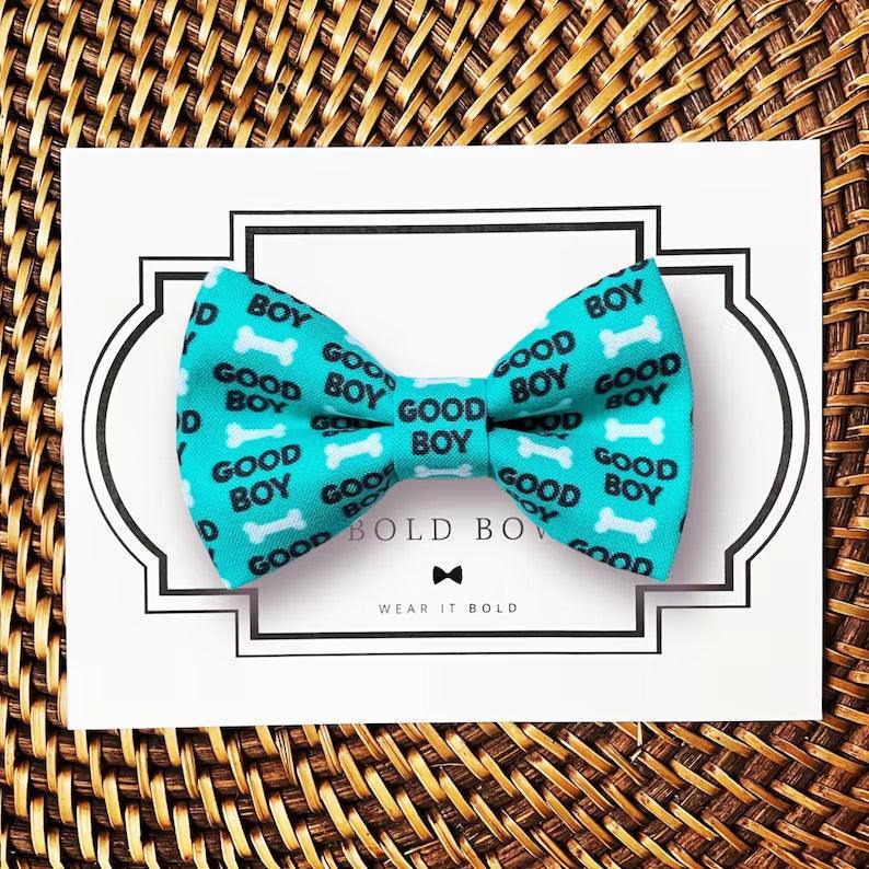Dog bow tie size chart. Size Small is 3 1/2 inches wide for small dogs under 15 lbs. Size Medium is 4 inches wide for medium dogs between 15 band 40 lbs. Size Large is 4 1/2 inches wide for Large Dogs between 40 band 80 lbs. Size Extra Large is 5 1/2 inches wide for Extra Large Dogs over 80 lbs. Sizing is up to preference and pet bow ties slide on to dog collars with elastic.