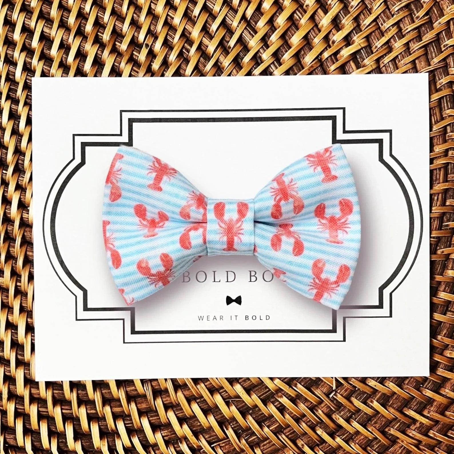 Dog bow tie size chart. Size Small is 3 1/2 inches wide for small dogs under 15 lbs. Size Medium is 4 inches wide for medium dogs between 15 band 40 lbs. Size Large is 4 1/2 inches wide for Large Dogs between 40 band 80 lbs. Size Extra Large is 5 1/2 inches wide for Extra Large Dogs over 80 lbs. Sizing is up to preference and pet bow ties slide on to dog collars with elastic.