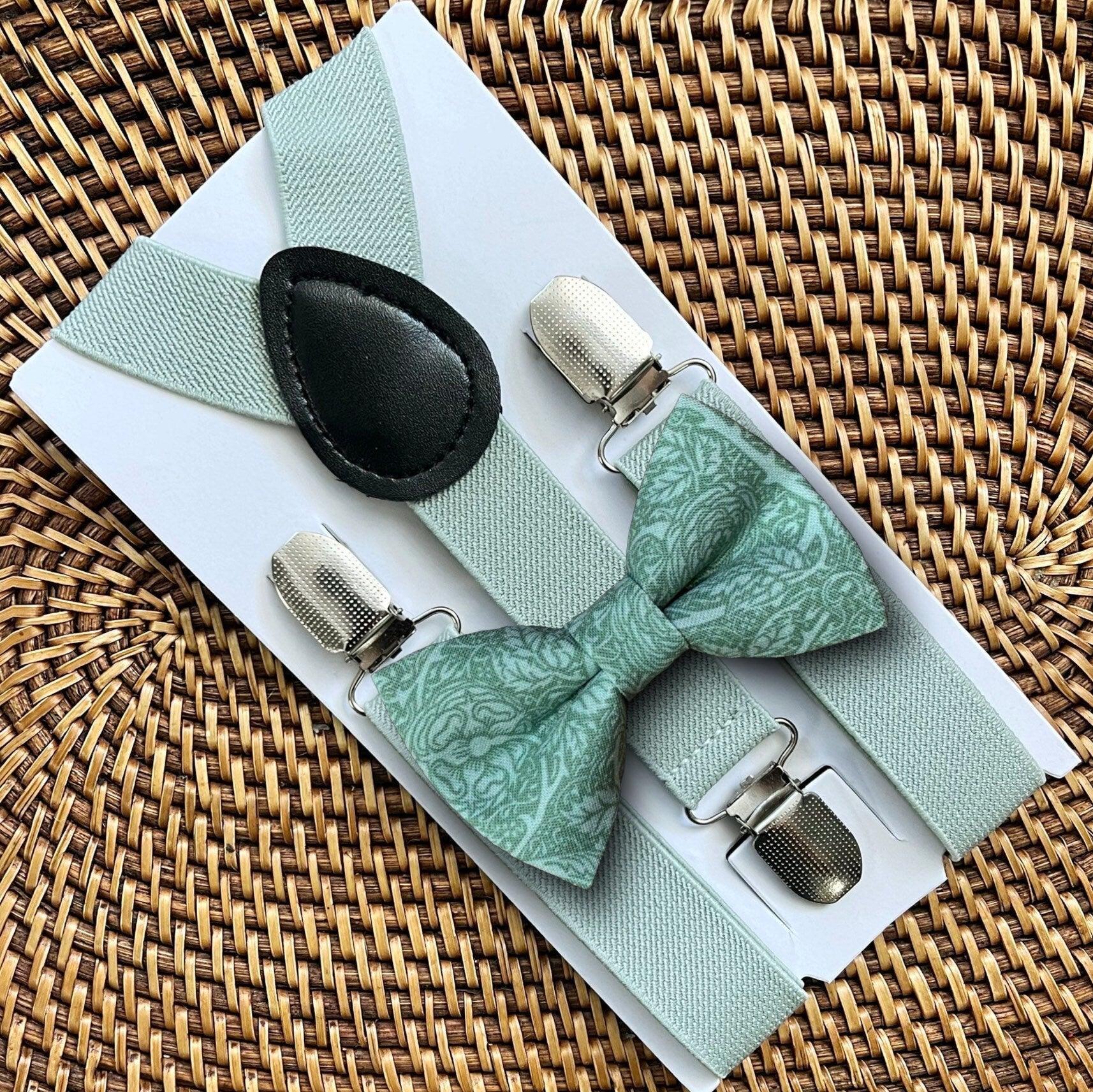 Size chart for suspender and bow tie sets from The Bold Bow Tie. Small (6mo-6yr): 18"-29" suspenders, 3.5" bow. Medium (7-12yr): 25.5"-40" suspenders, 4" bow. Adult (13yr-6ft tall): 25.5"-40" suspenders, 4.5" bow. Big & Tall (Over 6ft tall): 31"-53" suspenders, 4.5" bow. Instructions note to measure from the back waistband over the shoulder to the front waistband for a comfortable fit.