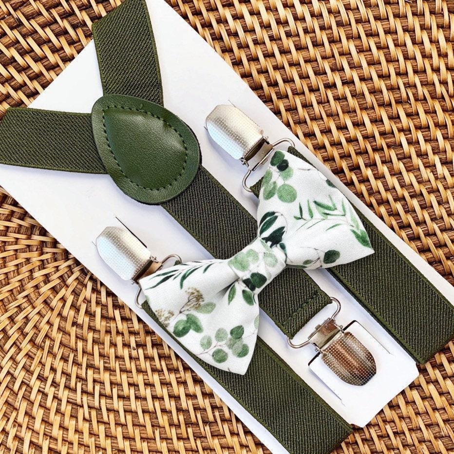 Size chart for suspender and bow tie sets from The Bold Bow Tie. Small (6mo-6yr): 18"-29" suspenders, 3.5" bow. Medium (7-12yr): 25.5"-40" suspenders, 4" bow. Adult (13yr-6ft tall): 25.5"-40" suspenders, 4.5" bow. Big & Tall (Over 6ft tall): 31"-53" suspenders, 4.5" bow. Instructions note to measure from the back waistband over the shoulder to the front waistband for a comfortable fit.