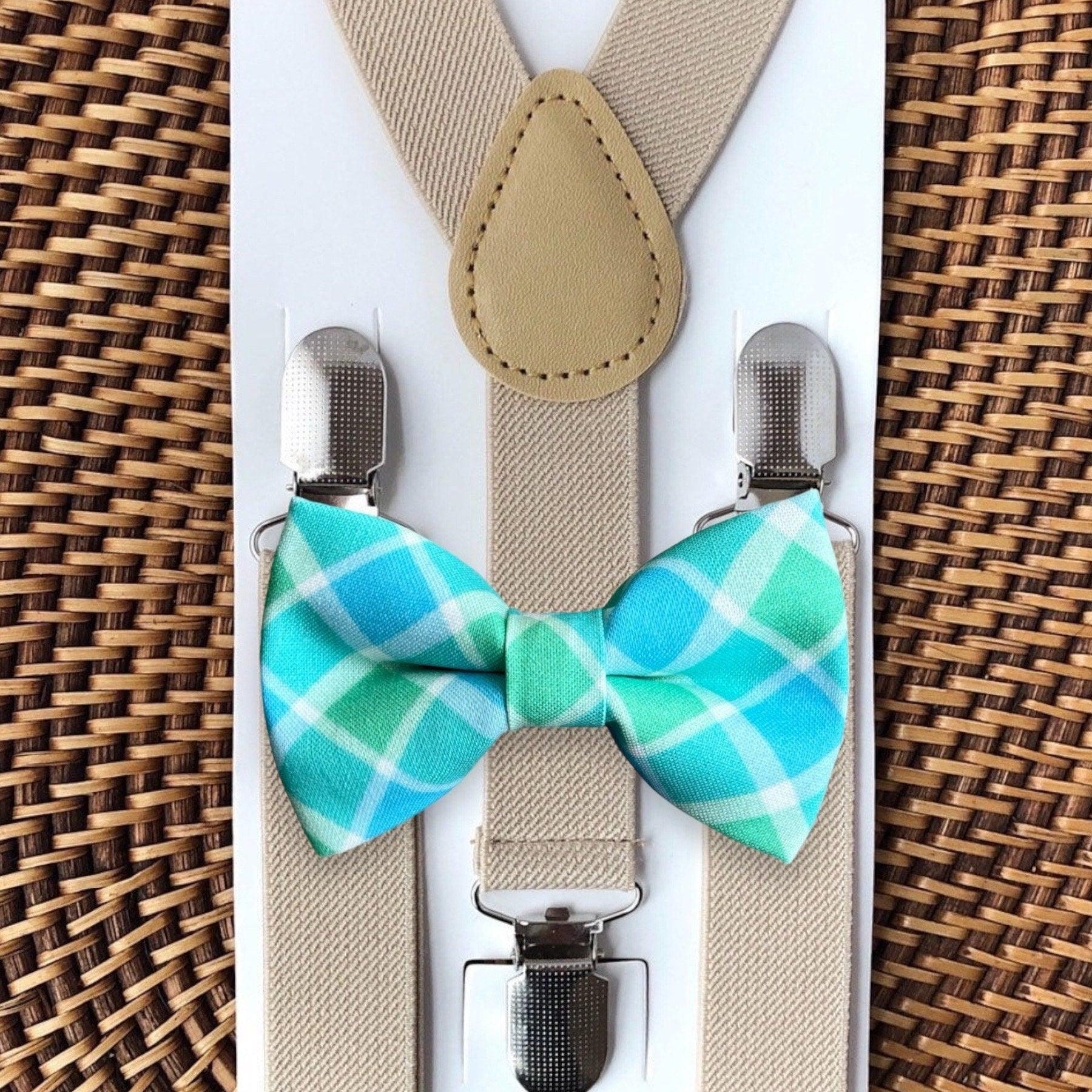 Size chart for suspender and bow tie sets from The Bold Bow Tie. Small (6mo-6yr): 18"-29" suspenders, 3.5" bow. Medium (7-12yr): 25.5"-40" suspenders, 4" bow. Adult (13yr-6ft tall): 25.5"-40" suspenders, 4.5" bow. Big & Tall (Over 6ft tall): 31"-53" suspenders, 4.5" bow. Instructions note to measure from the back waistband over the shoulder to the front waistband for a comfortable fit.