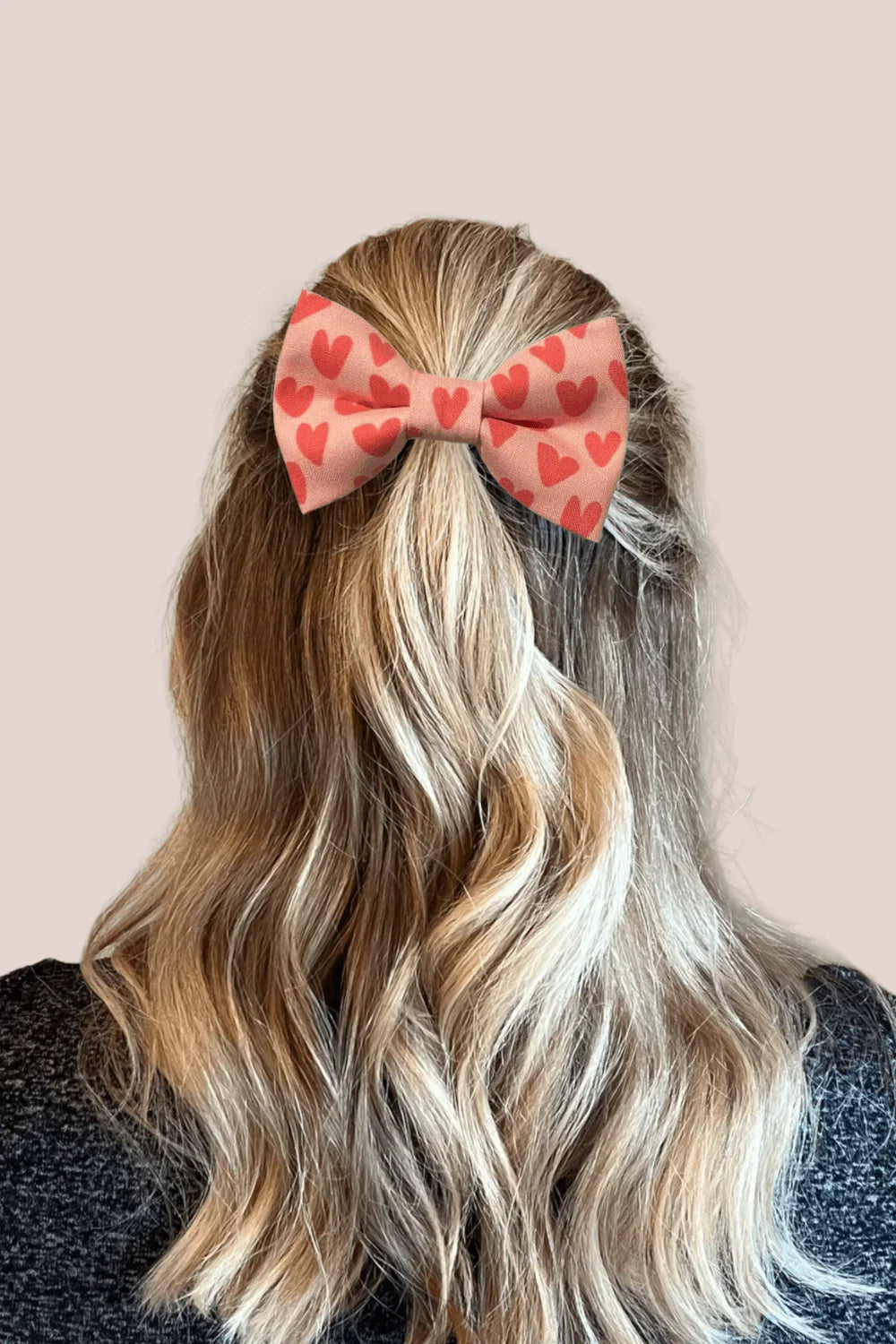 Bows in 3 sizes: Small is 3 1/2 inches wide, Medium is 4 1/2 inches wide and Large is 4 1/2 inches wide.