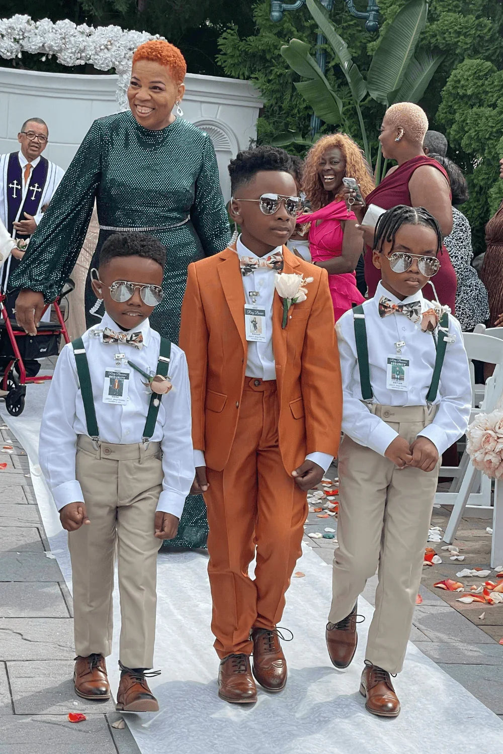 The Bold Bow Tie size chart for bow tie and suspender sets showing Small, Medium, Adult, and Big & Tall sizes with typical age ranges, suspender lengths, and bow tie widths. Small fits ages 6 months–6 years with 18–29 inch suspenders and a 3.5 inch bow tie; Medium fits ages 7–12 years with 25.5–40 inch suspenders and a 4 inch bow tie; Adult fits ages 13 years–6 feet tall with 25.5–40 inch suspenders and a 4.5 inch bow tie; Big & Tall fits over 6 feet tall with 31–53 inch suspenders and a 4.5 inch bow tie.