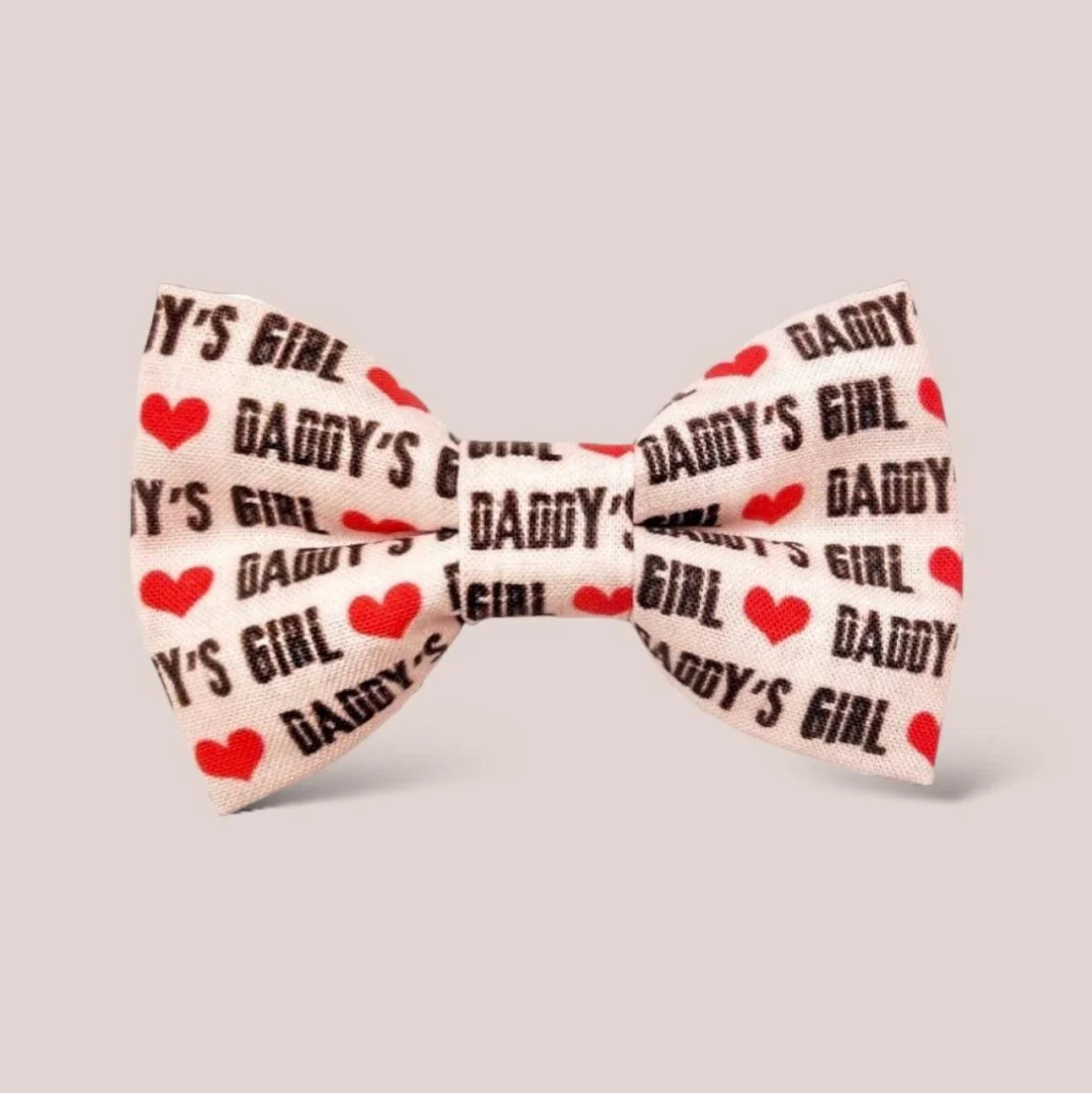 Size chart for hair bows from The Bold Bow Tie detailing dimensions across three sizes. Small is 3.5 inches wide. Medium is 4 inches wide. Large is 4.5 inches wide. Visual graphics illustrate the increasing scale of each bow with horizontal dotted arrows showing that the width is measured from side to side. Bottom text specifies that all hair bows come on alligator clips.