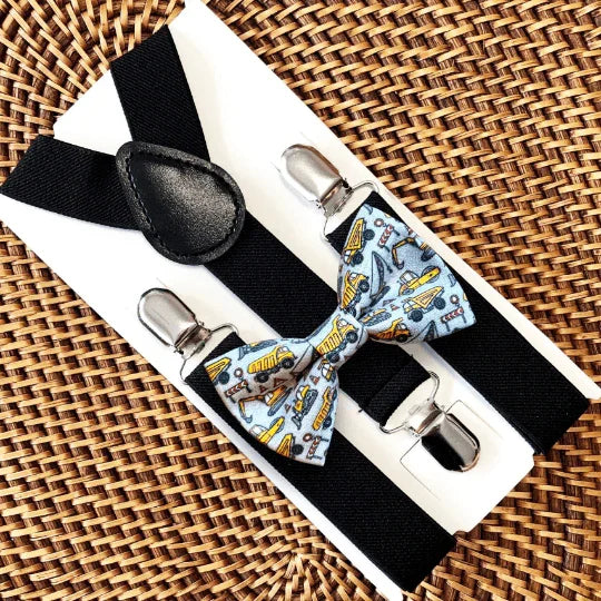 Size chart for suspender and bow tie sets from The Bold Bow Tie. Small (6mo-6yr): 18"-29" suspenders, 3.5" bow. Medium (7-12yr): 25.5"-40" suspenders, 4" bow. Adult (13yr-6ft tall): 25.5"-40" suspenders, 4.5" bow. Big & Tall (Over 6ft tall): 31"-53" suspenders, 4.5" bow. Instructions note to measure from the back waistband over the shoulder to the front waistband for a comfortable fit.