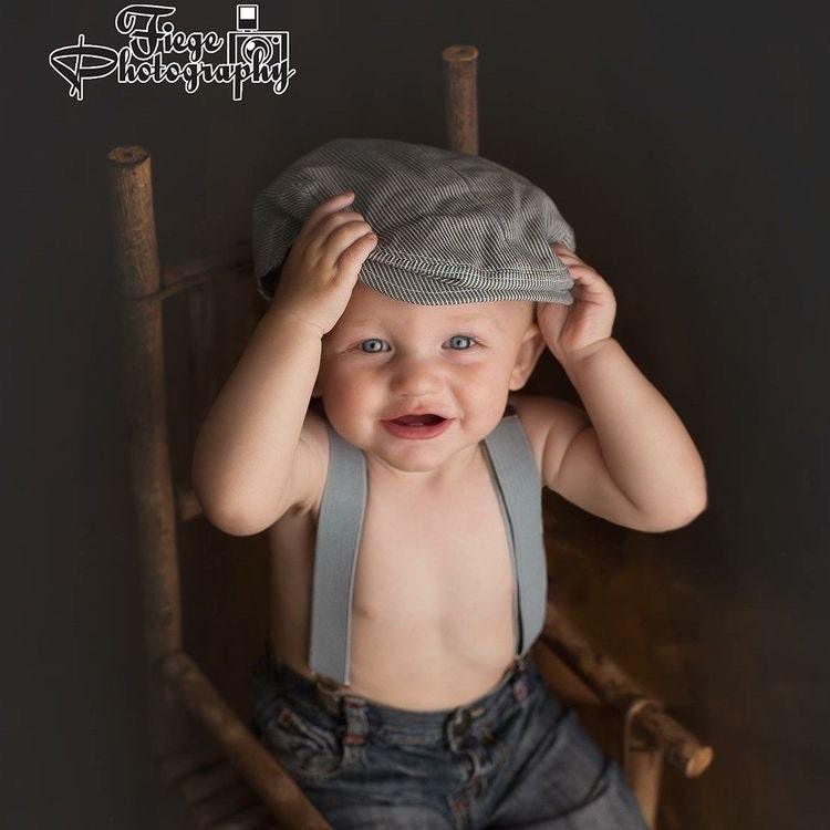 Size chart for suspender and bow tie sets from The Bold Bow Tie. Small (6mo-6yr): 18"-29" suspenders, 3.5" bow. Medium (7-12yr): 25.5"-40" suspenders, 4" bow. Adult (13yr-6ft tall): 25.5"-40" suspenders, 4.5" bow. Big & Tall (Over 6ft tall): 31"-53" suspenders, 4.5" bow. Instructions note to measure from the back waistband over the shoulder to the front waistband for a comfortable fit.