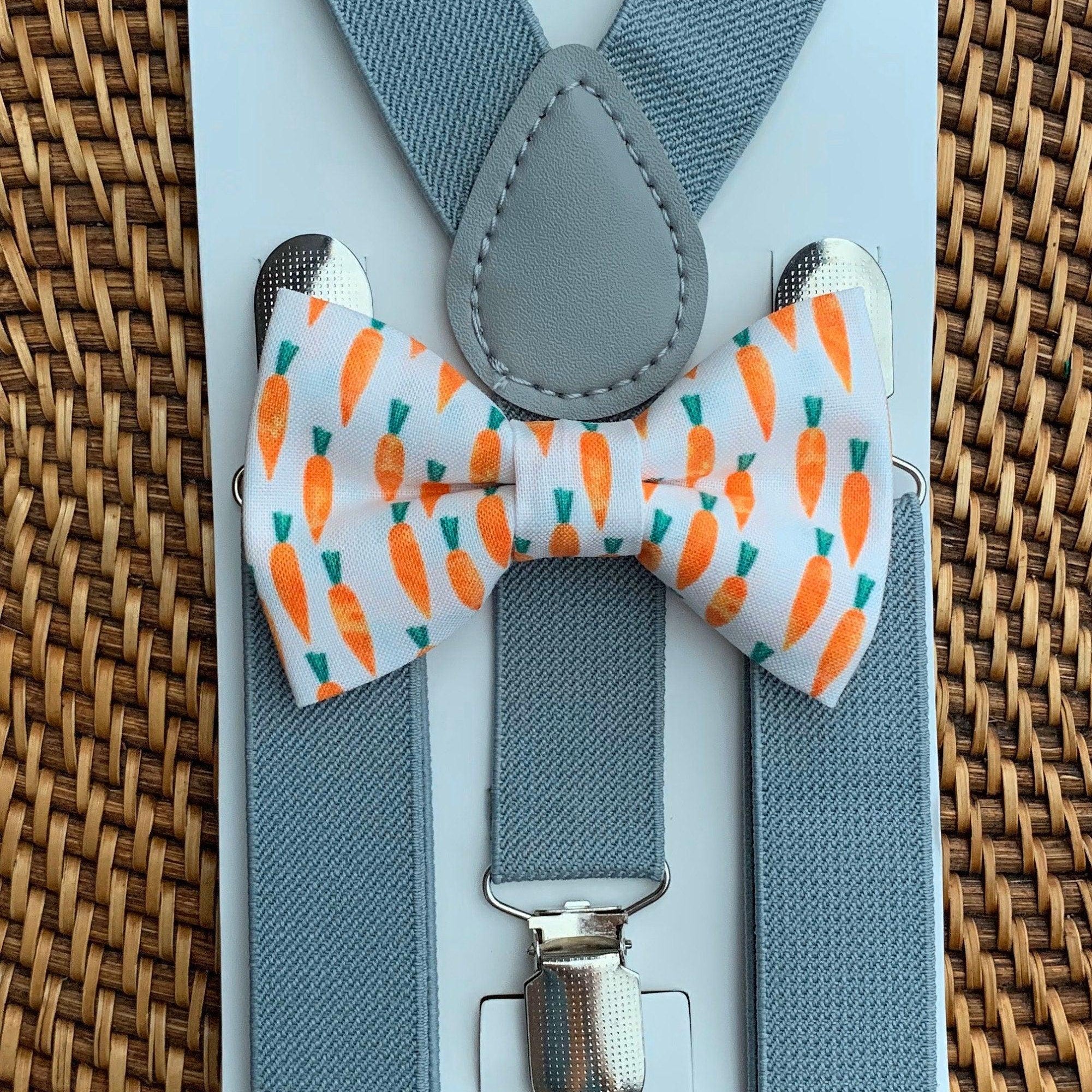 Size chart for suspender and bow tie sets from The Bold Bow Tie. Small (6mo-6yr): 18"-29" suspenders, 3.5" bow. Medium (7-12yr): 25.5"-40" suspenders, 4" bow. Adult (13yr-6ft tall): 25.5"-40" suspenders, 4.5" bow. Big & Tall (Over 6ft tall): 31"-53" suspenders, 4.5" bow. Instructions note to measure from the back waistband over the shoulder to the front waistband for a comfortable fit.
