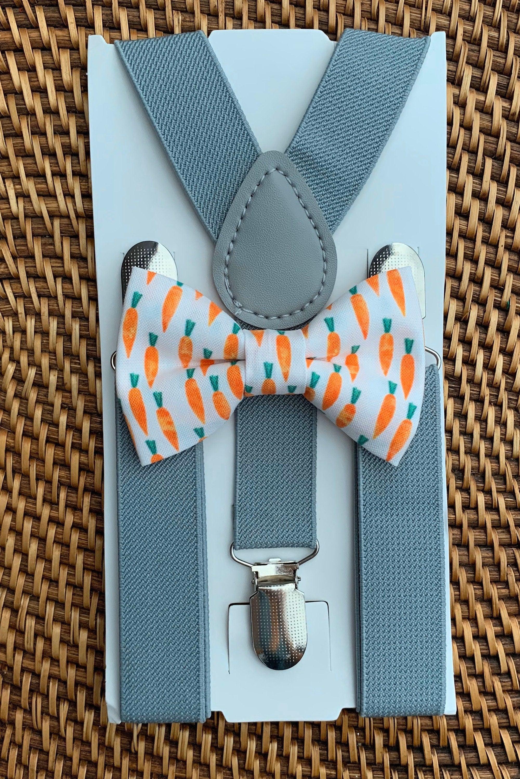 Size chart for suspender and bow tie sets from The Bold Bow Tie. Small (6mo-6yr): 18"-29" suspenders, 3.5" bow. Medium (7-12yr): 25.5"-40" suspenders, 4" bow. Adult (13yr-6ft tall): 25.5"-40" suspenders, 4.5" bow. Big & Tall (Over 6ft tall): 31"-53" suspenders, 4.5" bow. Instructions note to measure from the back waistband over the shoulder to the front waistband for a comfortable fit.
