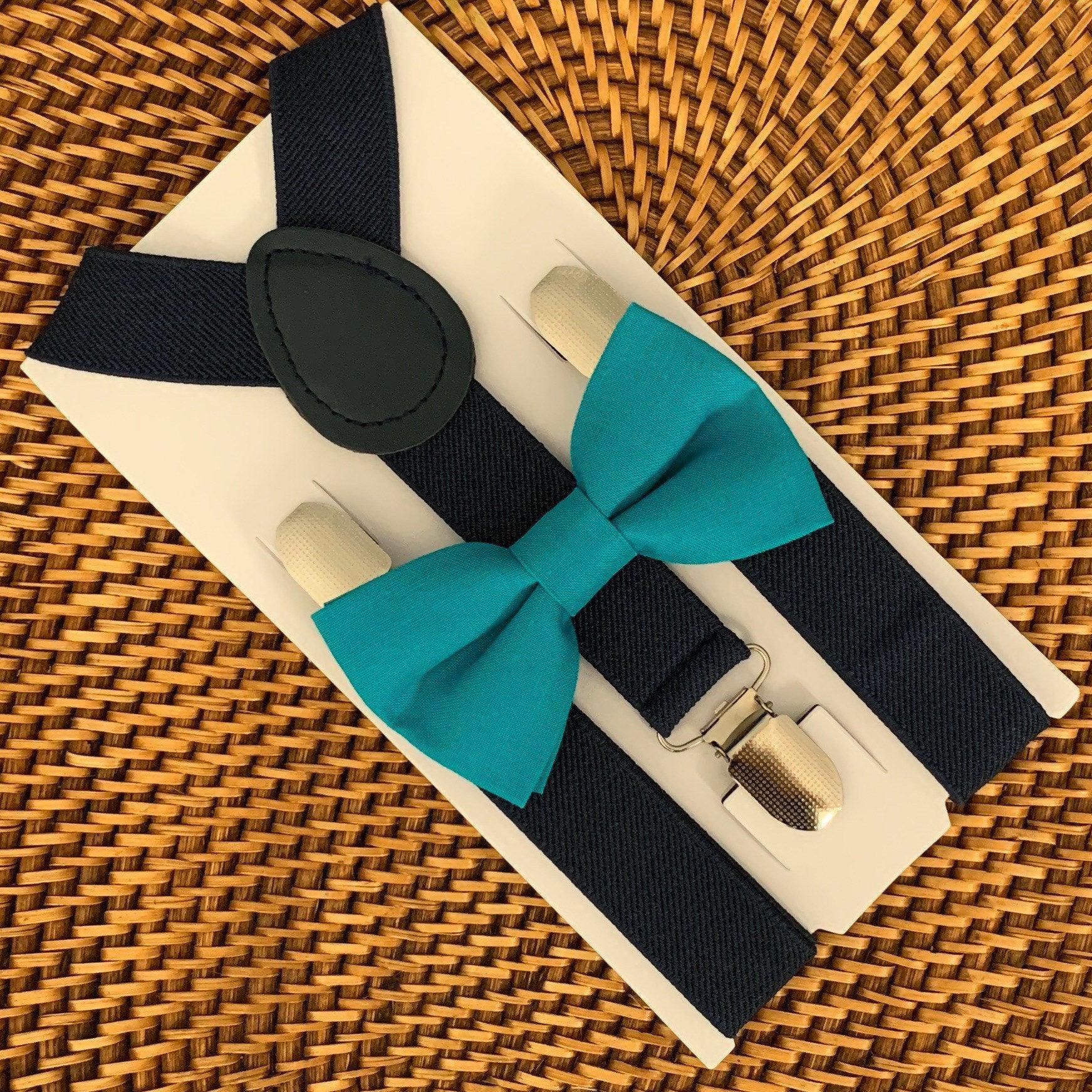 Size chart for suspender and bow tie sets from The Bold Bow Tie. Small (6mo-6yr): 18"-29" suspenders, 3.5" bow. Medium (7-12yr): 25.5"-40" suspenders, 4" bow. Adult (13yr-6ft tall): 25.5"-40" suspenders, 4.5" bow. Big & Tall (Over 6ft tall): 31"-53" suspenders, 4.5" bow. Instructions note to measure from the back waistband over the shoulder to the front waistband for a comfortable fit.