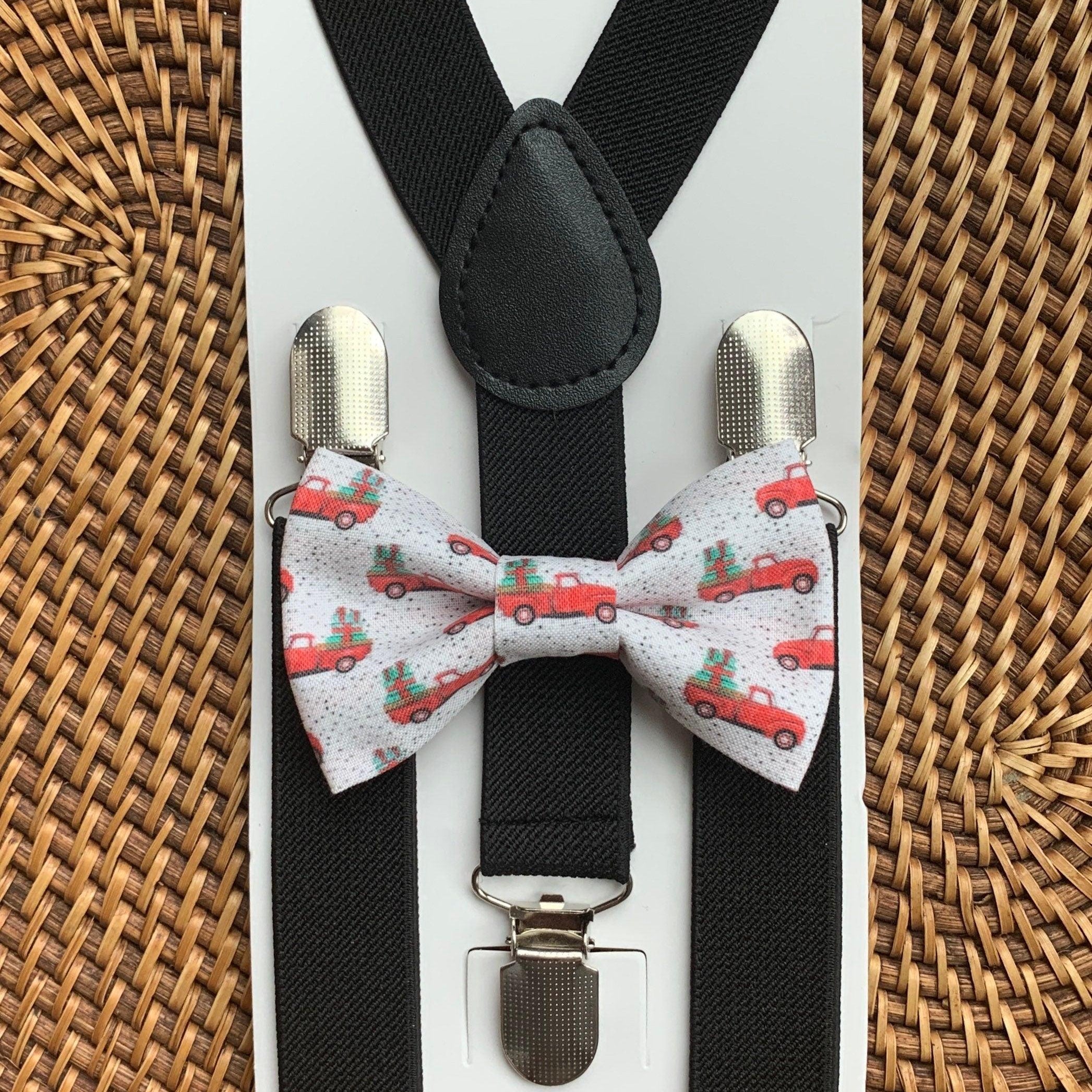 The Bold Bow Tie size chart for bow tie and suspender sets showing Small, Medium, Adult, and Big & Tall sizes with typical age ranges, suspender lengths, and bow tie widths. Small fits ages 6 months–6 years with 18–29 inch suspenders and a 3.5 inch bow tie; Medium fits ages 7–12 years with 25.5–40 inch suspenders and a 4 inch bow tie; Adult fits ages 13 years–6 feet tall with 25.5–40 inch suspenders and a 4.5 inch bow tie; Big & Tall fits over 6 feet tall with 31–53 inch suspenders and a 4.5 inch bow tie.