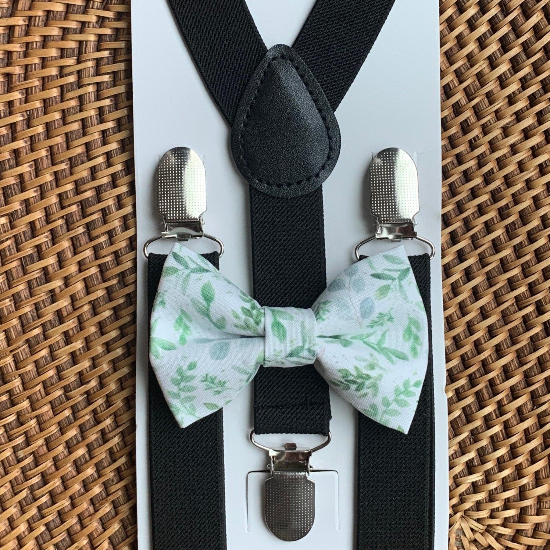Size chart for suspender and bow tie sets from The Bold Bow Tie. Small (6mo-6yr): 18"-29" suspenders, 3.5" bow. Medium (7-12yr): 25.5"-40" suspenders, 4" bow. Adult (13yr-6ft tall): 25.5"-40" suspenders, 4.5" bow. Big & Tall (Over 6ft tall): 31"-53" suspenders, 4.5" bow. Instructions note to measure from the back waistband over the shoulder to the front waistband for a comfortable fit.