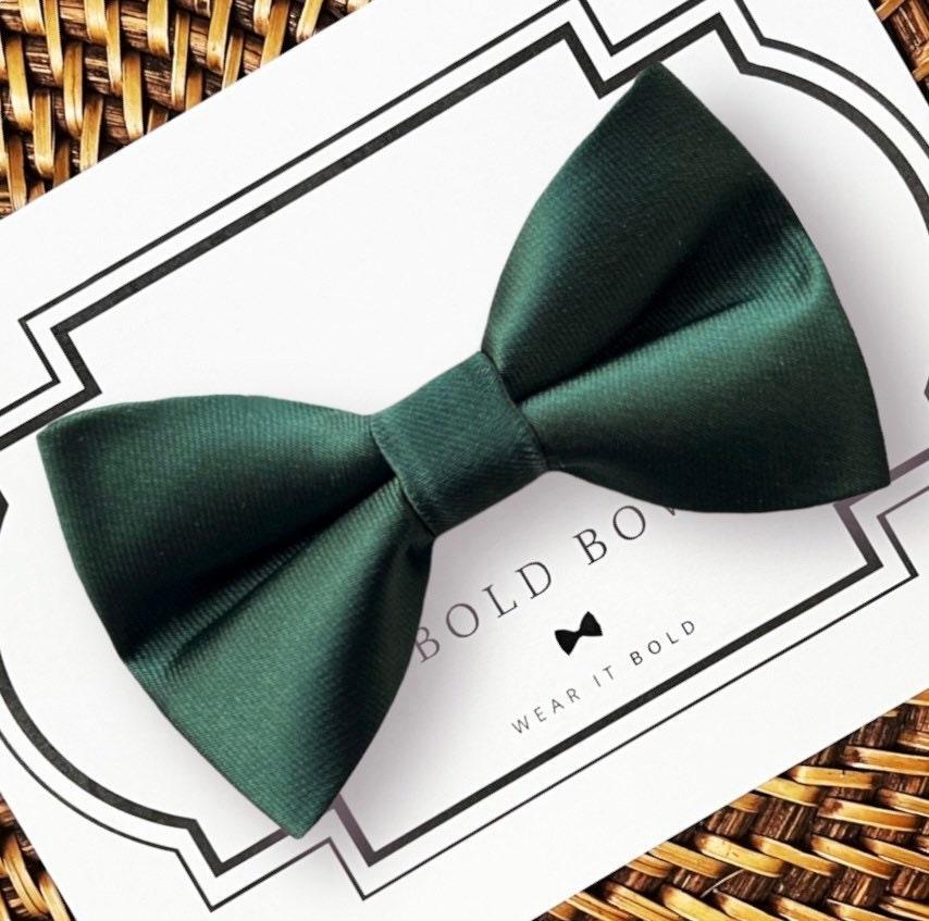 Emerald green bow tie for weddings groomsmen and ring bearers