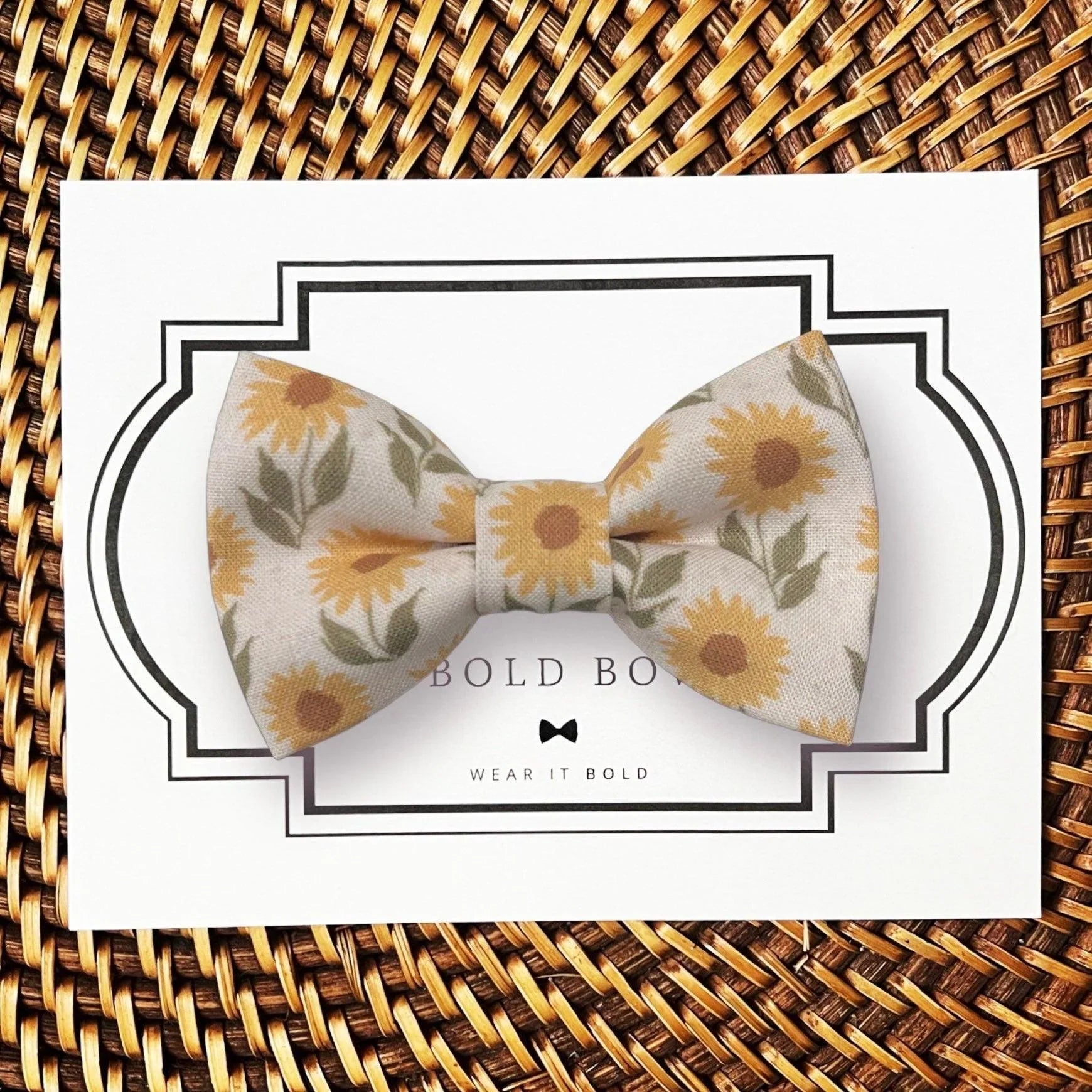 Dog bow tie size chart. Size Small is 3 1/2 inches wide for small dogs under 15 lbs. Size Medium is 4 inches wide for medium dogs between 15 band 40 lbs. Size Large is 4 1/2 inches wide for Large Dogs between 40 band 80 lbs. Size Extra Large is 5 1/2 inches wide for Extra Large Dogs over 80 lbs. Sizing is up to preference and pet bow ties slide on to dog collars with elastic.