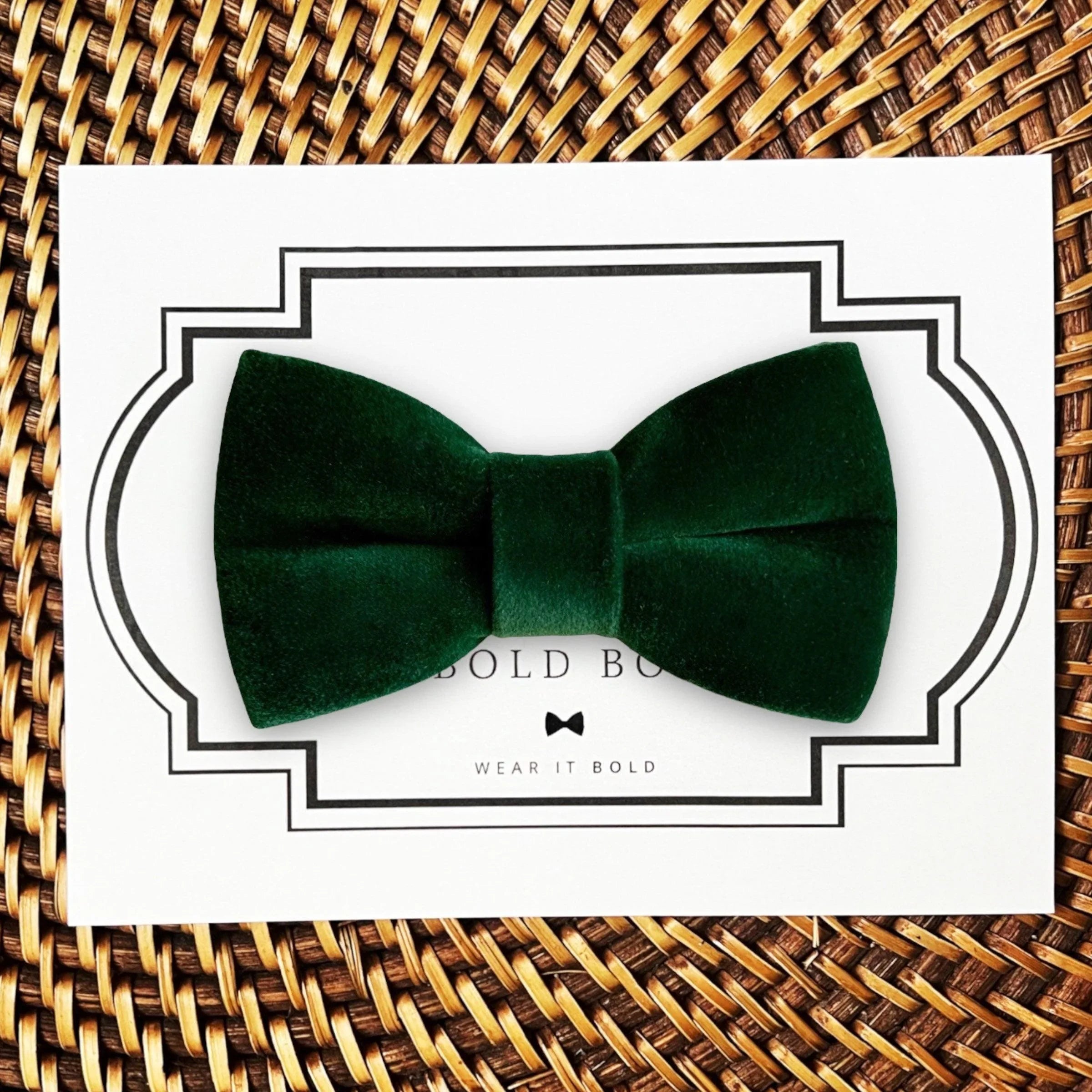 Bows in 3 sizes: Small is 3 1/2 inches wide, Medium is 4 1/2 inches wide and Large is 4 1/2 inches wide.