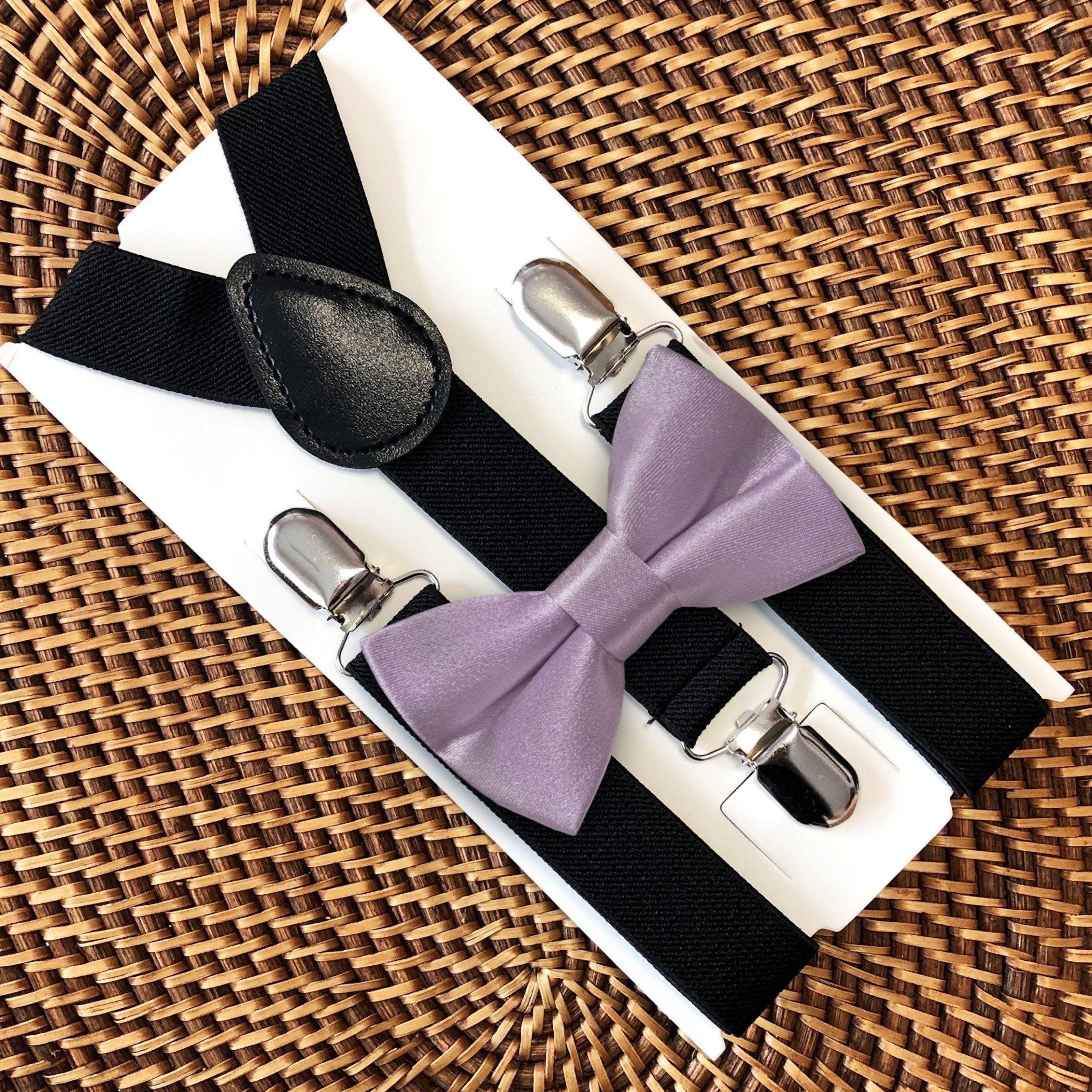 Size chart for suspender and bow tie sets from The Bold Bow Tie. Small (6mo-6yr): 18"-29" suspenders, 3.5" bow. Medium (7-12yr): 25.5"-40" suspenders, 4" bow. Adult (13yr-6ft tall): 25.5"-40" suspenders, 4.5" bow. Big & Tall (Over 6ft tall): 31"-53" suspenders, 4.5" bow. Instructions note to measure from the back waistband over the shoulder to the front waistband for a comfortable fit.