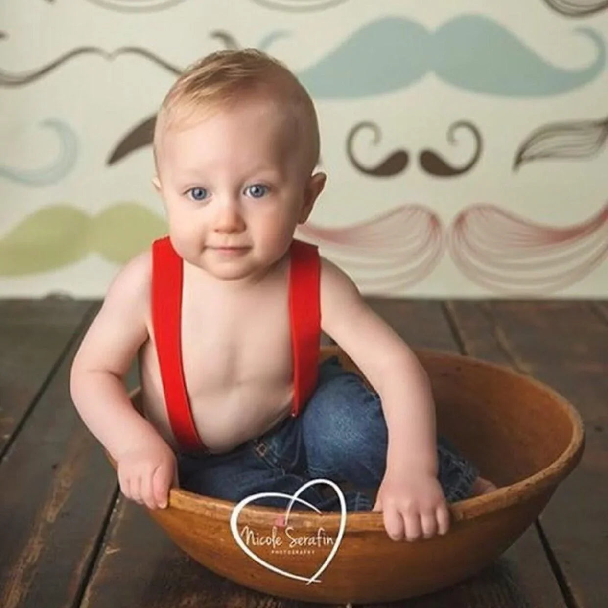 Sizes: Small: 6 months to 6 years, suspender length 18 inches to 29 inches Medium: 7 years to 12 years, suspender length 25 1/2 inches to 40 inches Adult: 13 years and up, suspender length is 25 1/2 inches to 40 inches Big and Tall: Adults over 6 feet tall, suspender length is 31 inches to 53 inches