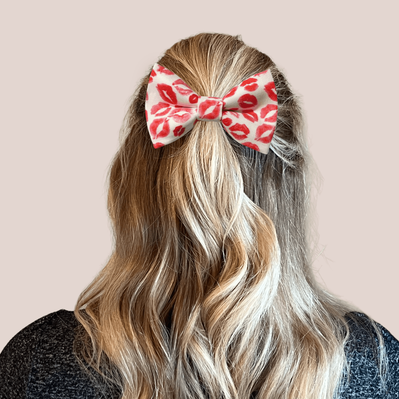 Bows in 3 sizes: Small is 3 1/2 inches wide, Medium is 4 1/2 inches wide and Large is 4 1/2 inches wide.