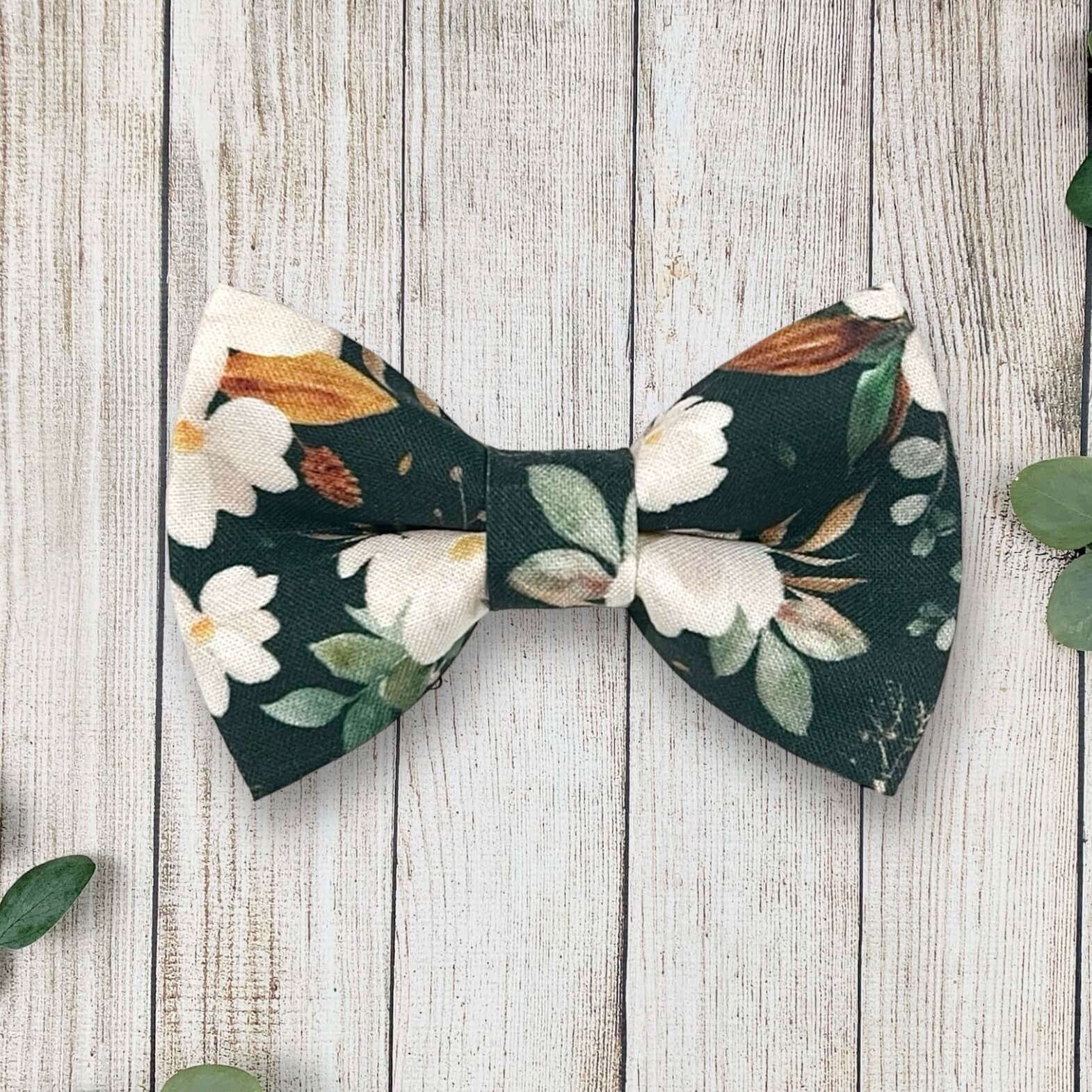 Emerald green bow tie with floral print for men, toddlers and boys.
