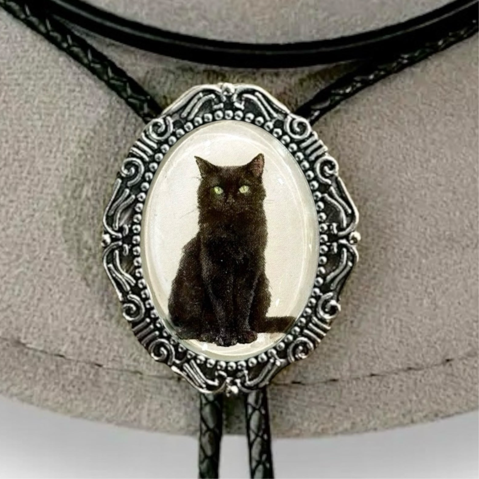 Black cat Halloween bolo tie