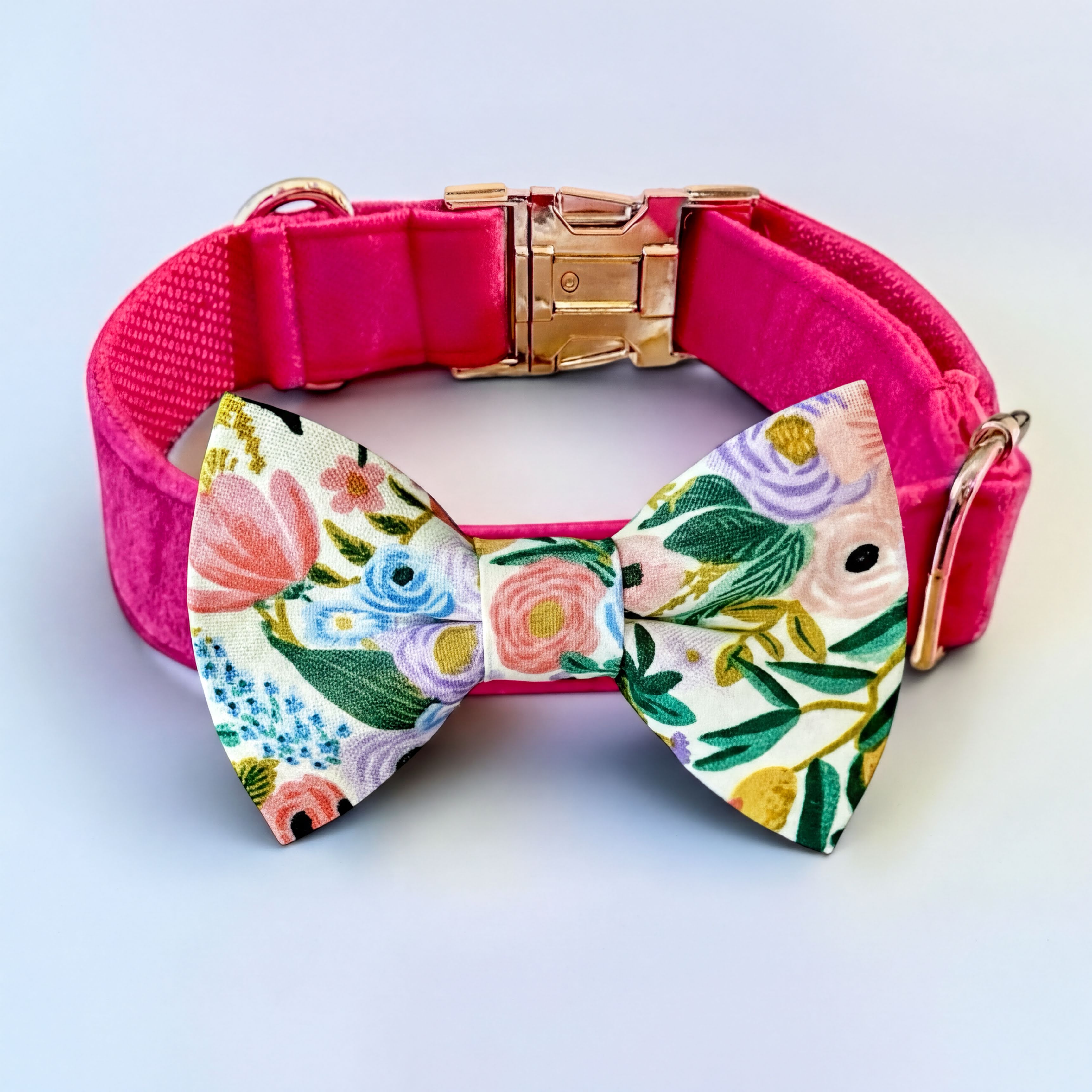 Floral dog collar with pet bow tie with flowers in pink velvet and cotton Bowtie.