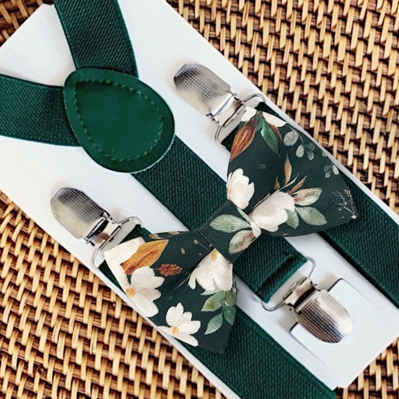 Emerald Green Floral Bow Tie, Green Floral Tie for Green Weddings, Bowties Ring Bearer Gift and Groomsmen, Rustic Boho Wedding Accessories