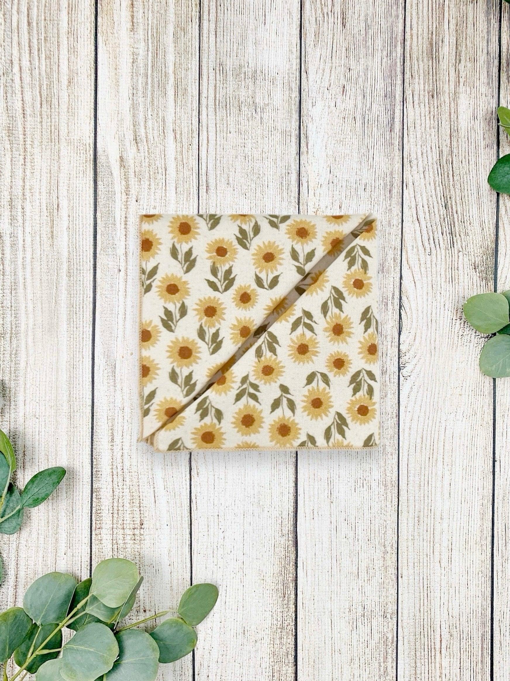 Sunflower Pocket Square Handkerchief Men, Yellow Floral Groomsman Gifts, Rustic Wedding Hanky with Sunflowers, Wedding Ideas Hankie