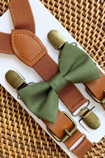 Load image into Gallery viewer, Olive Bow Tie &amp; Cognac Buckle Suspenders Set
