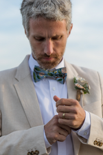 Load image into Gallery viewer, Dusty Blue Hydrangea Cotton Bow Tie
